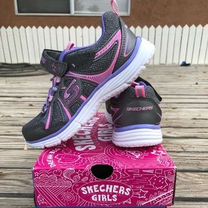 Brand new girls Skechers